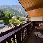 Montahaus Retro Guest house