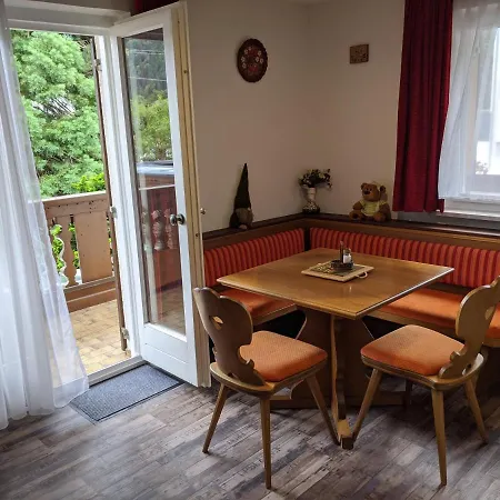 Montahaus Retro Guest house