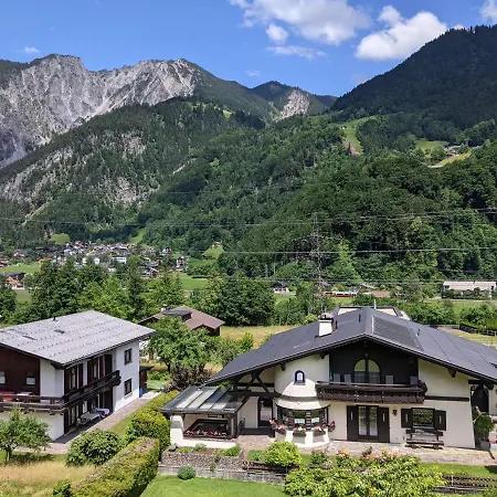 Pensjonat Montahaus Retro Vandans