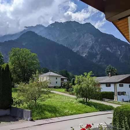 Montahaus Retro Guest house 3*