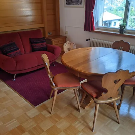 Montahaus Retro 게스트하우스 판단츠