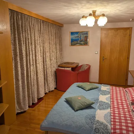 Montahaus Retro 4* 판단츠