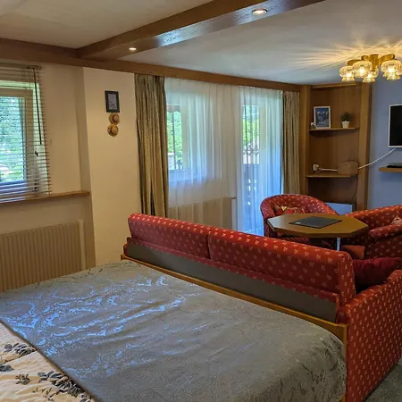 Montahaus Retro 3*